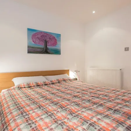 Central Home With Parking Near Waterloo & St Thomas & Big Ben & Parliament London Exterior photo